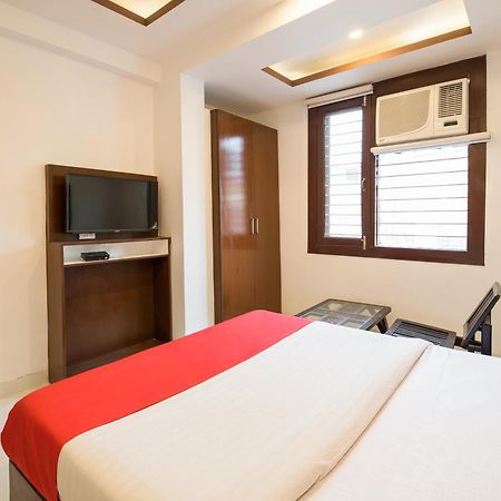 Hotel O Melfort New Delhi Exteriör bild