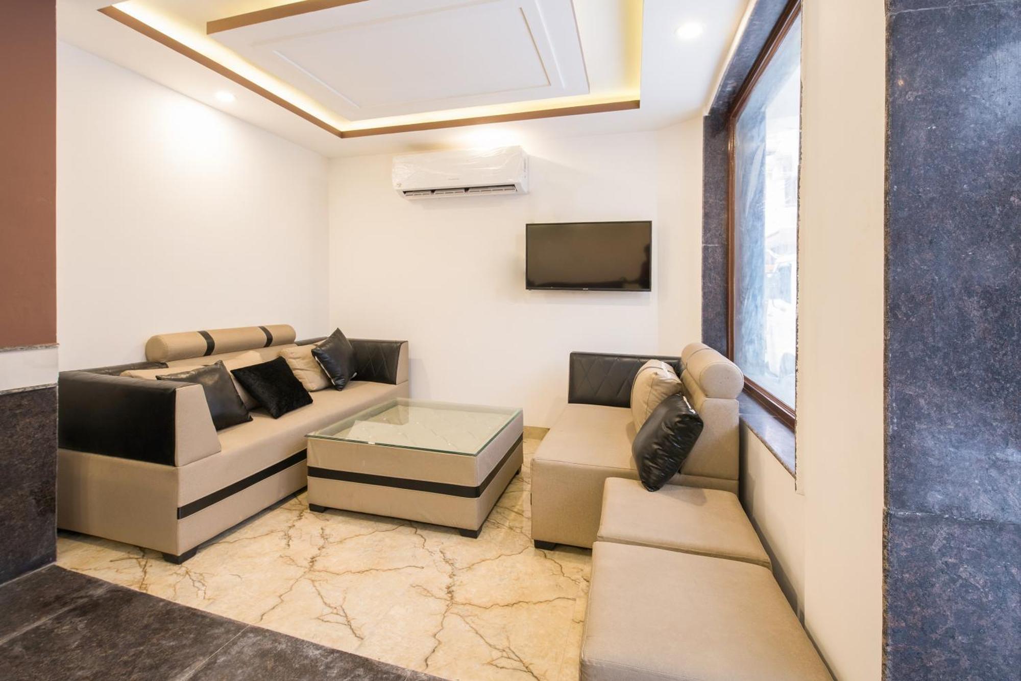Hotel O Melfort New Delhi Exteriör bild