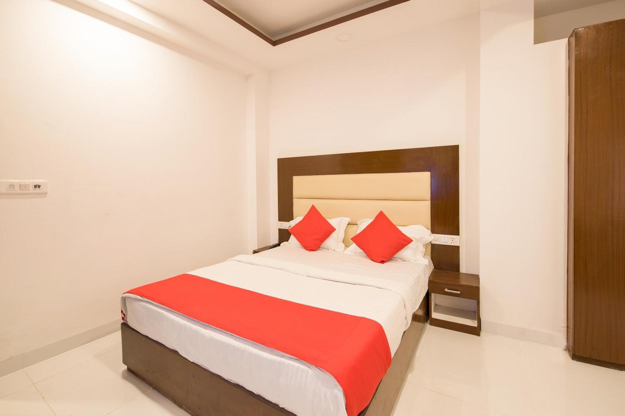 Hotel O Melfort New Delhi Exteriör bild